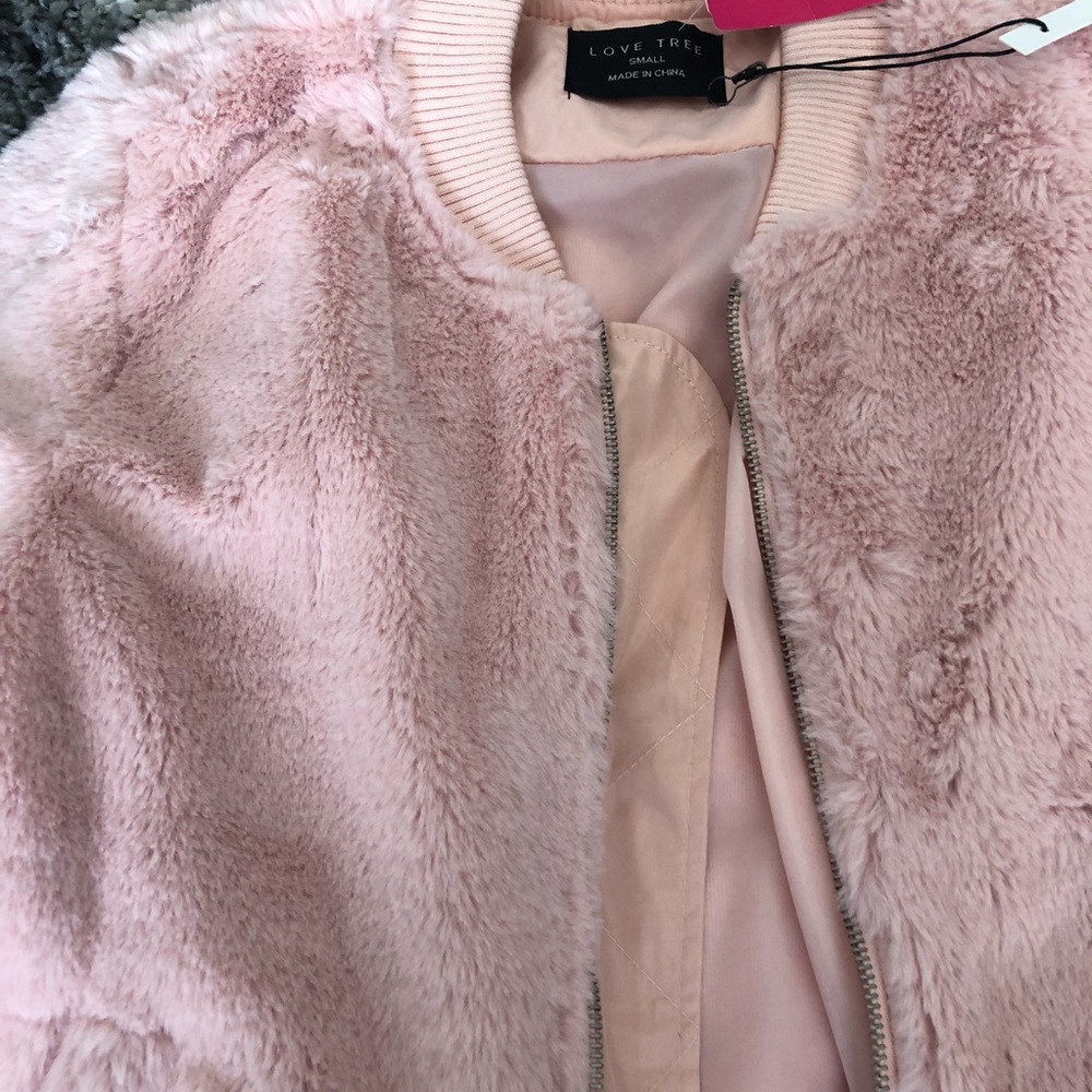 🎀Host pick🎀NWT Pink faux fur coat - Picture 2 of 4